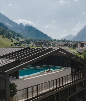 Hotel mit Rooftop Infinity Pool - AMA Stay am Kronplatz